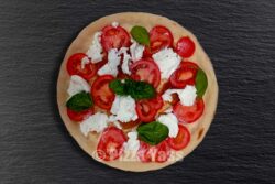 Pizza Caprese